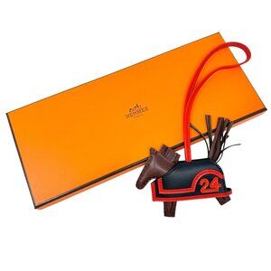 HERMES Rodeo Robeo 24 PM Terre / Rouge Radieux / Noir Horse Bag Charm